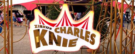 Foto vom Tor des Zirkus Charles Knie