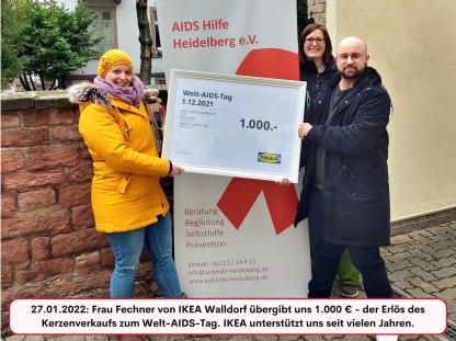 27.01.2022: Frau Fechner von IKEA Waldorf übergibt uns 1.000 € - der Erlös des Kerzenverkaufs zum Welt-AIDS-Tag. Das Unternehmen unterstützt uns bereits seit vielen Jahren.