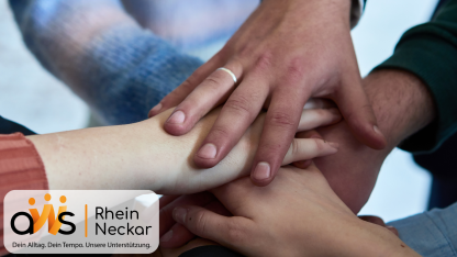 Es sind viele H&auml;nde &uuml;bereinander zu sehen. In einer Ecke ist das Logo von AWS Rhein-Neckar. Der Untertitel ist: Dein Alltag. Dein Tempo. Unsere Unterst&uuml;tzung.