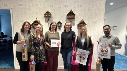 Gruppenbild: Spenden&uuml;bergabe bei Reckitt Benckiser